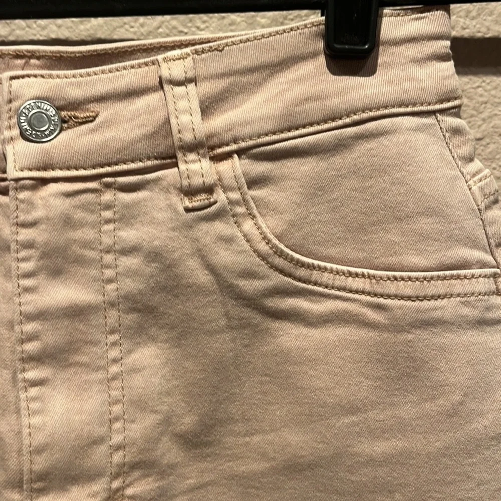 & Denim Khaki Beige Tan Neutral High Waist Curvy Jean Shorts Denim Shorts Size 4